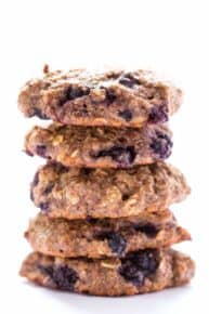 BLUEBERRY MUFFIN QUINOA BREAKFAST COOKIES -- sweetened naturally, without any dairy or eggs, and tons of fresh fruit!
