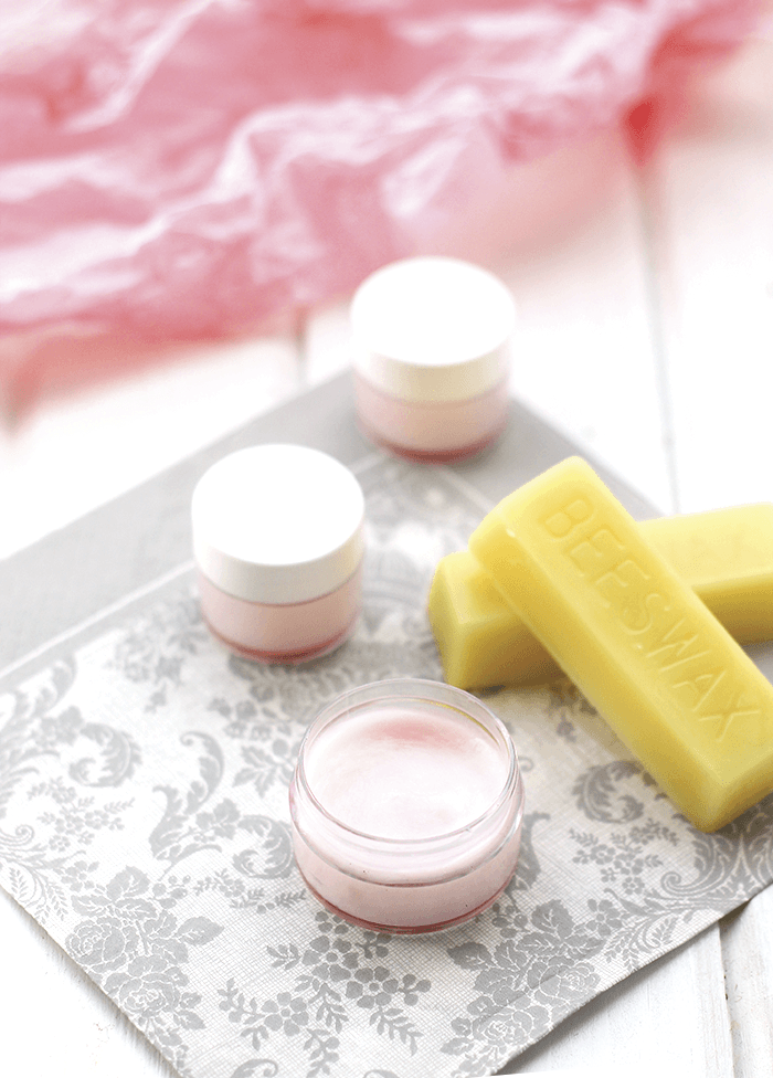 DIY Lip Gloss + nine other non-toxic DIY beauty products you can make at home with simple ingredients!