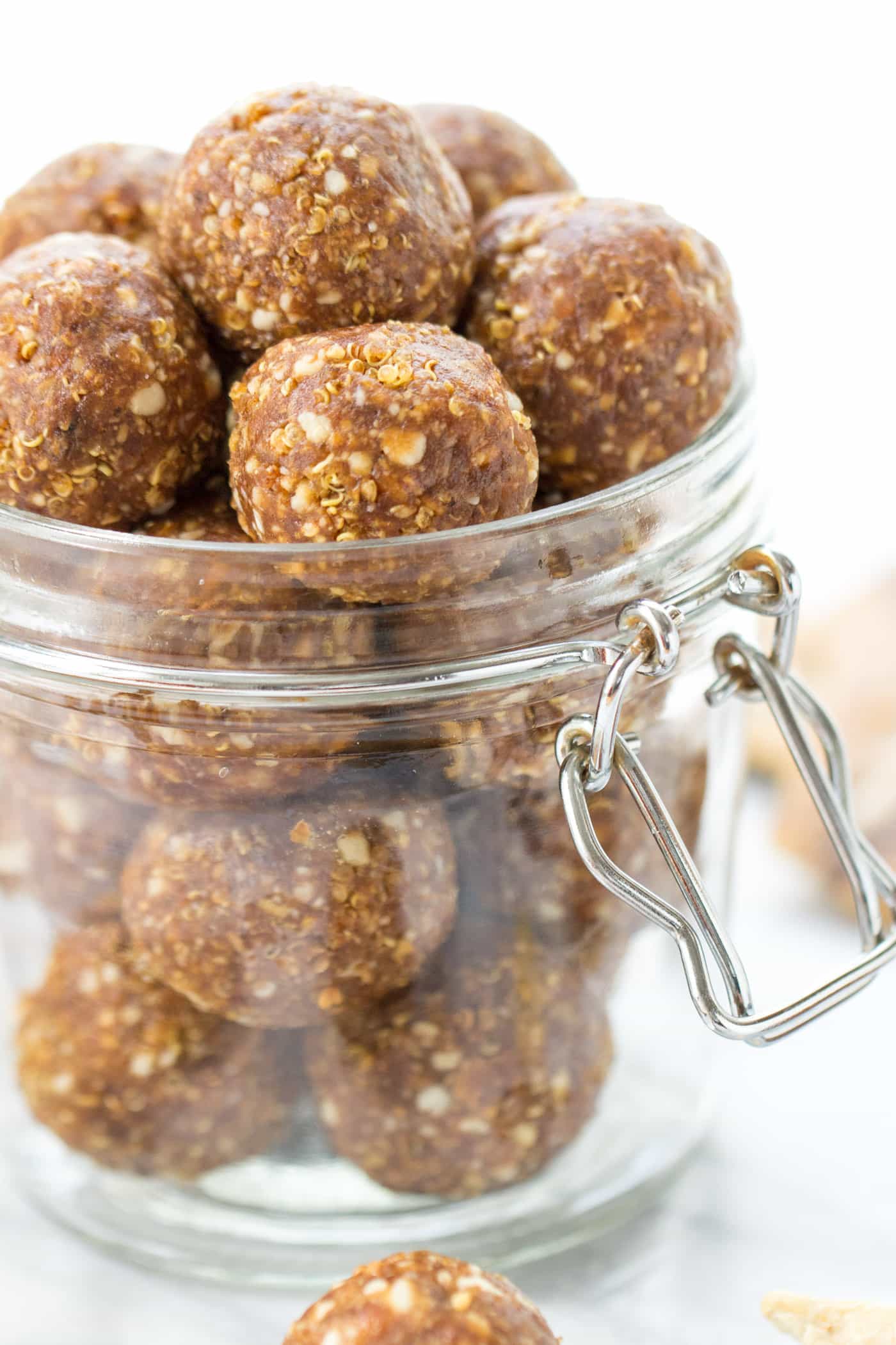 Banana Peanut Butter Energy Bites -- made with dried banana and dates, crispy quinoa and creamy peanut butter
