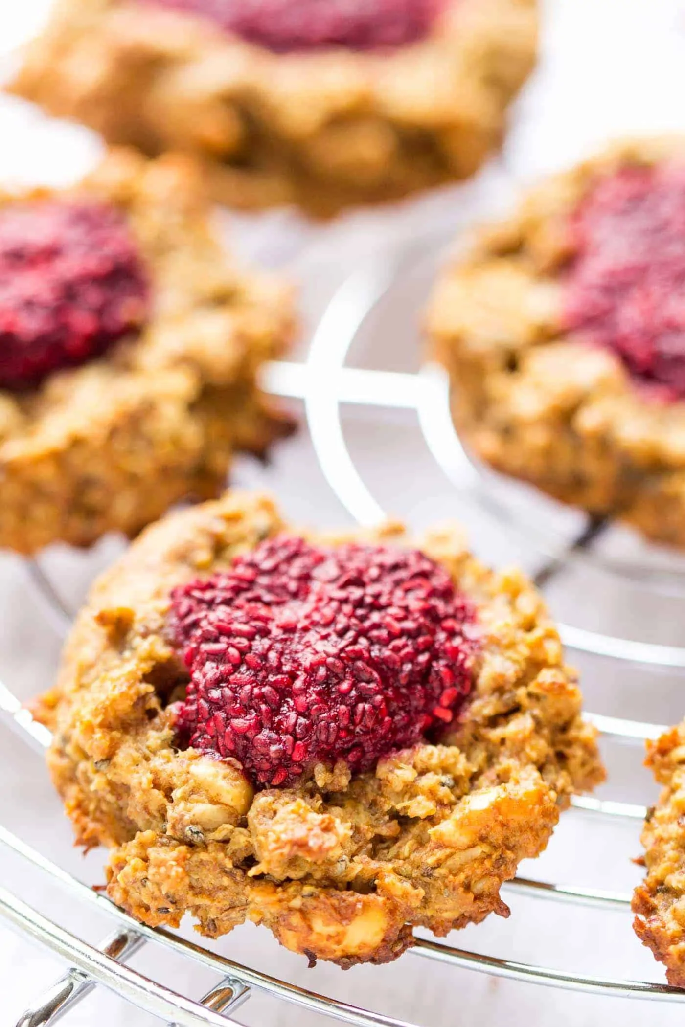 PB + J QUINOA BREAKFAST COOKIES -- a healthy way to start the day with a classic flavor combination [vegan]