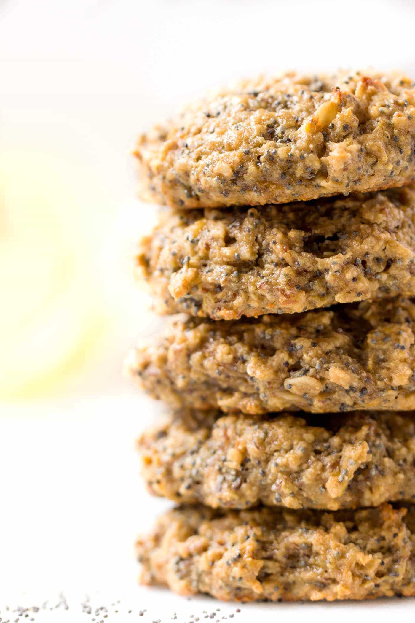 Lemon Poppy Seed Quinoa Breakfast Cookies -- made with healthy ingredients, packed with protein and SO FLAVORFUL!