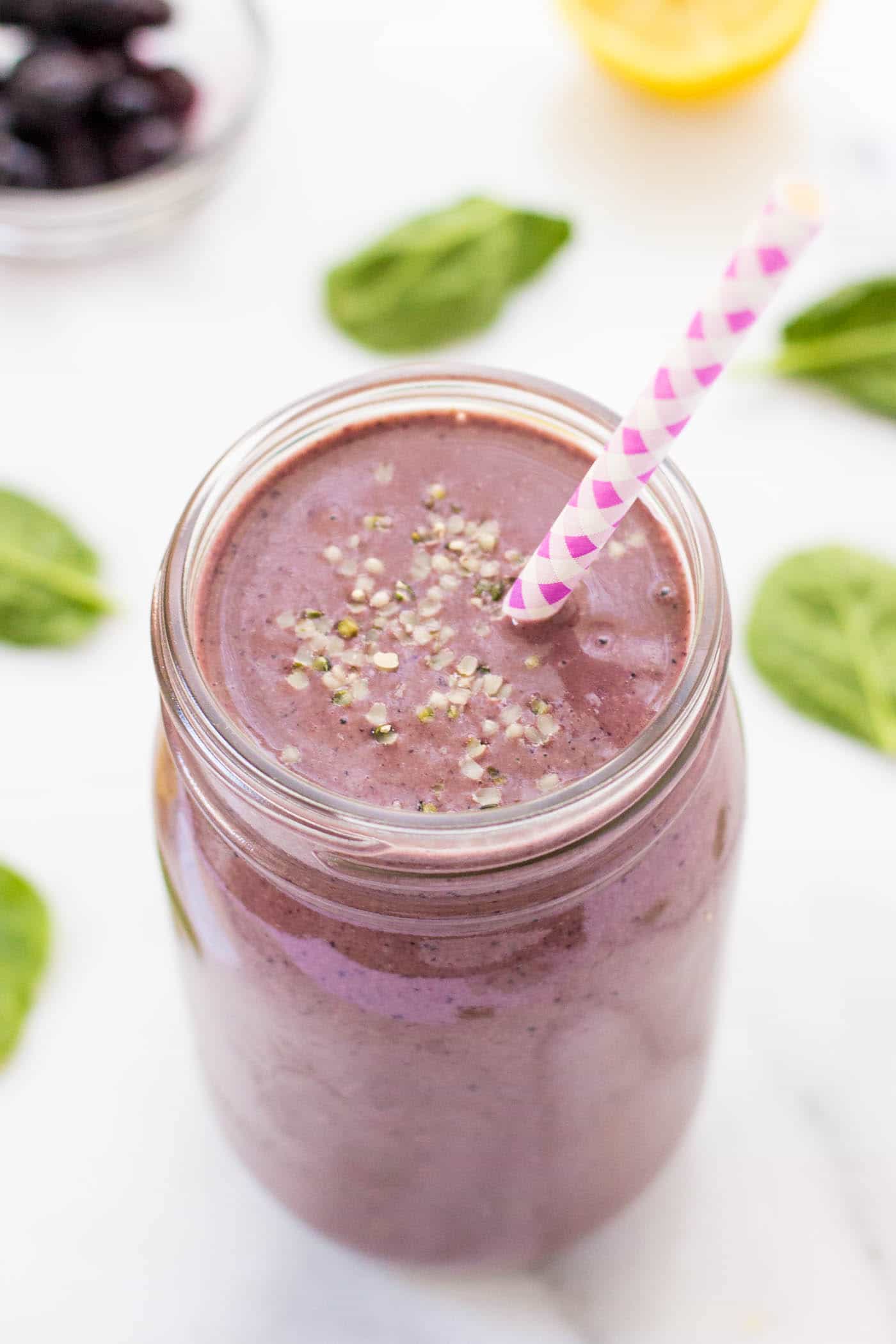 TRIPLE BERRY LEMON SMOOTHIE -- designed to the perfect breakfast or post-workout snack!
