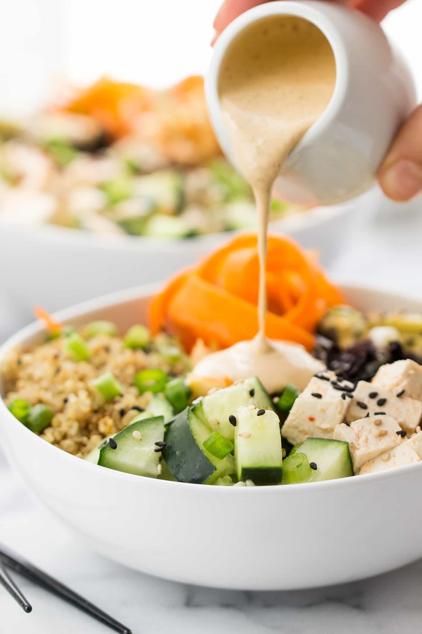 QUINOA SUSHI BOWLS with a spicy miso-ginger dressing {vegan}