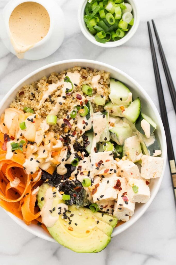 EASY Quinoa Sushi Bowls -- come together in under 20 minutes and taste just like sushi!