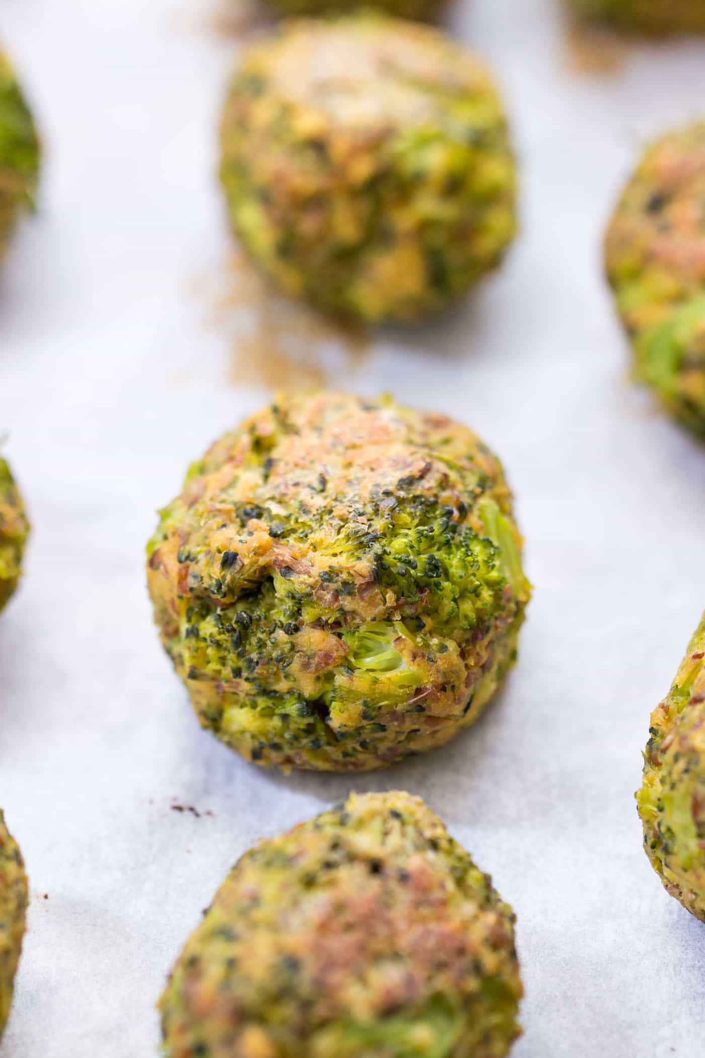 these are the BEST broccoli tots ever -- just a few simple ingredients, high protein, vegan and gluten-free!