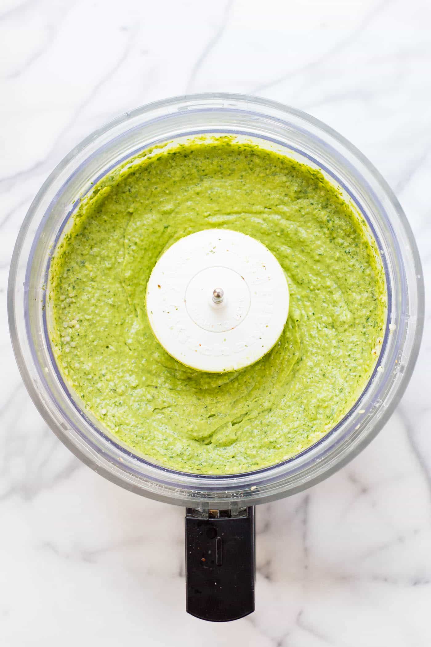The BEST avocado pesto recipe ever!! Only requires 5 INGREDIENTS and tastes amazing!