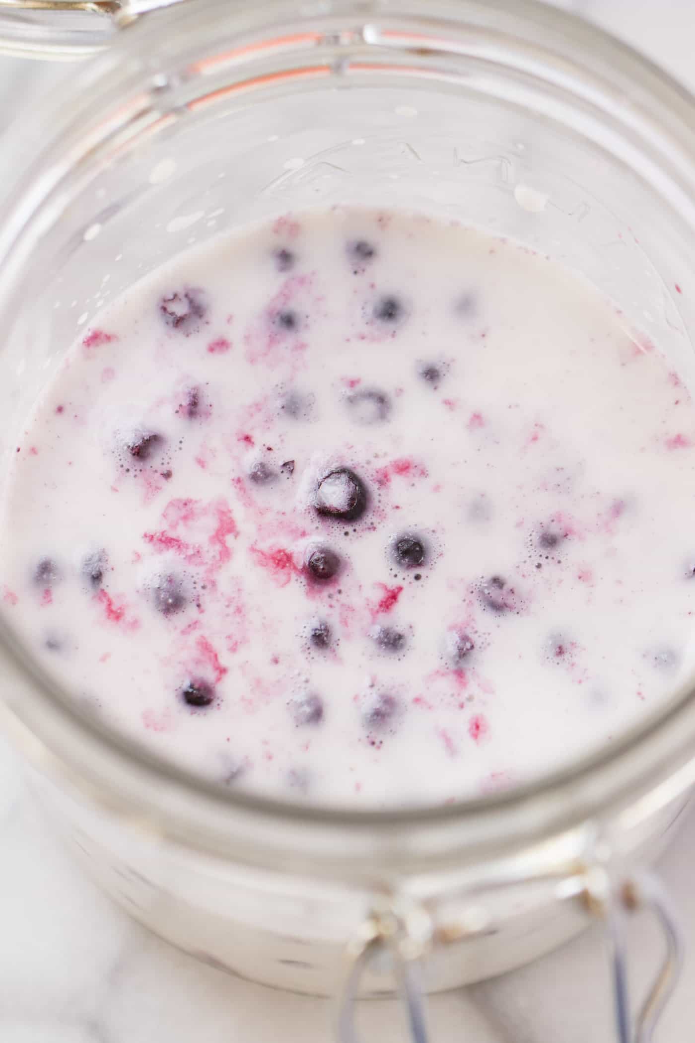 How to make lemon-blueberry overnight quinoa...with only a few simple ingredients! [gluten-free + vegan]