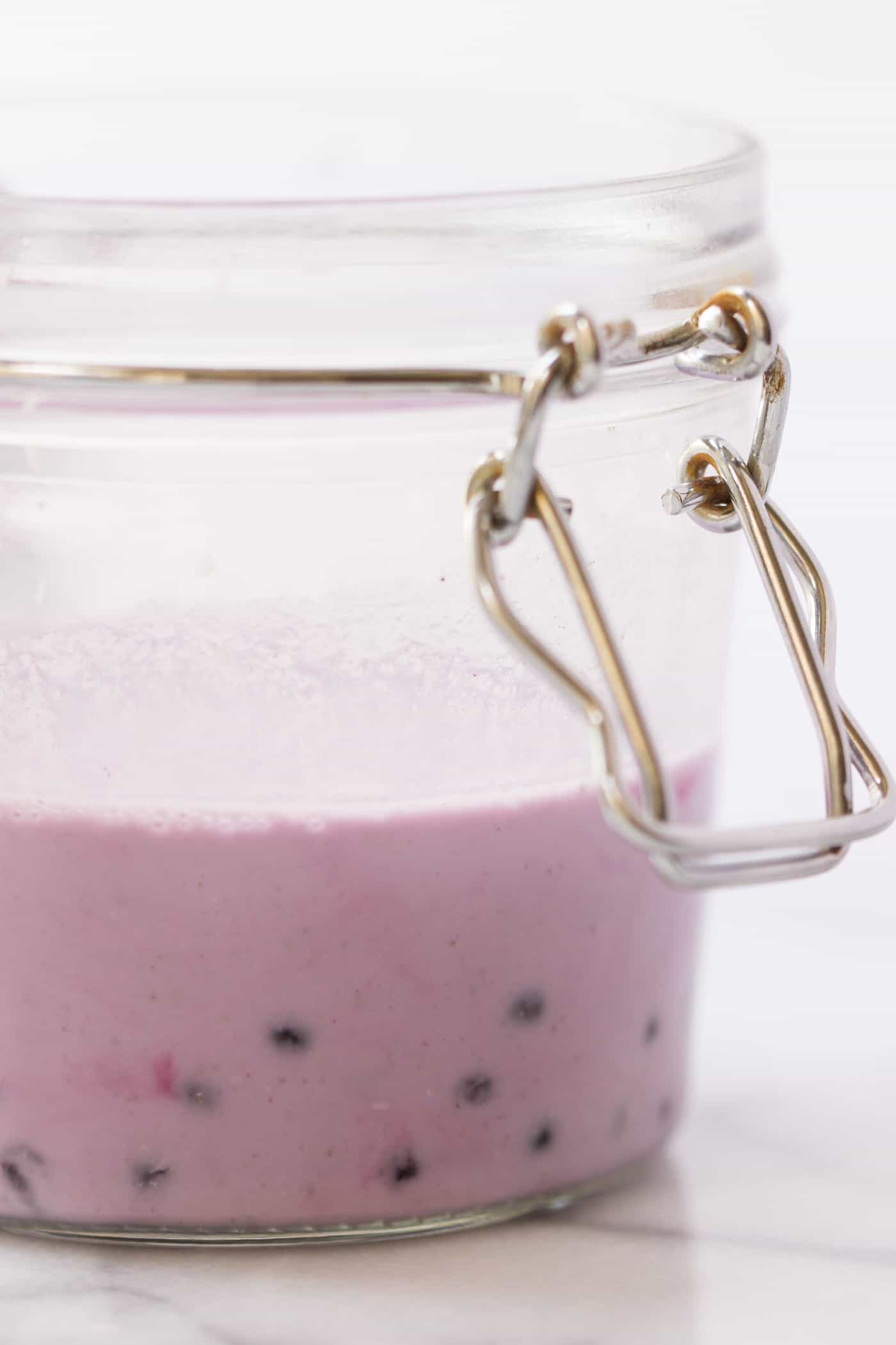 How to make lemon-blueberry overnight quinoa...with only a few simple ingredients! [gluten-free + vegan]