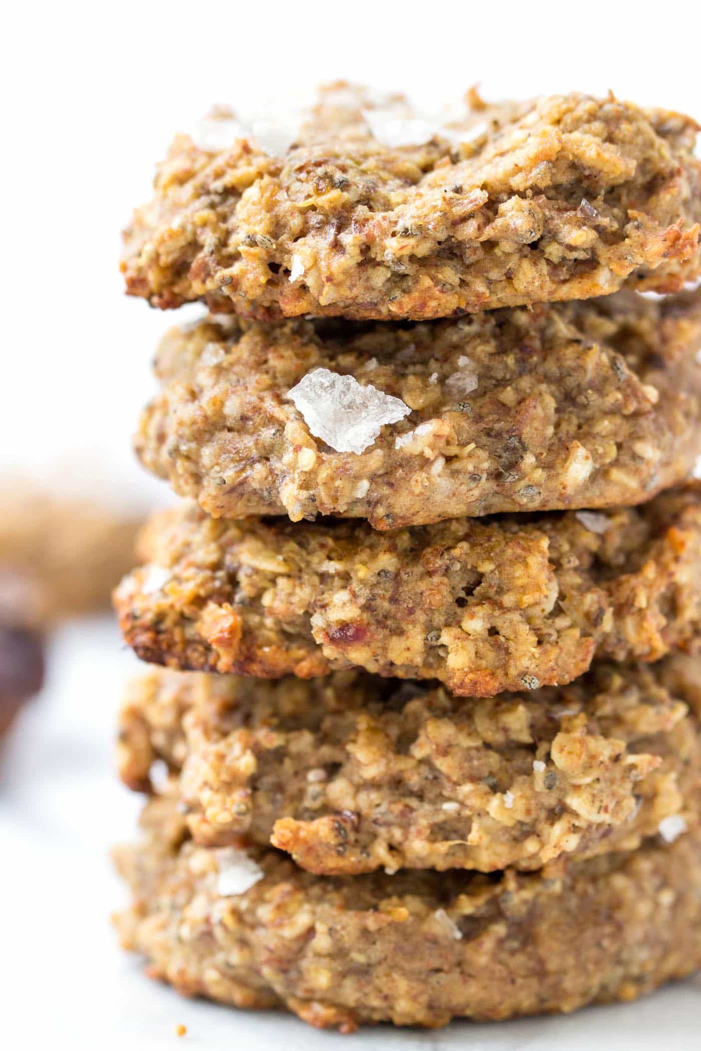 Sea Salt + Date Quinoa Breakfast Cookies -- a simple and HEALTHY breakfast cookie that is packed with fiber, protein and healthy fats!