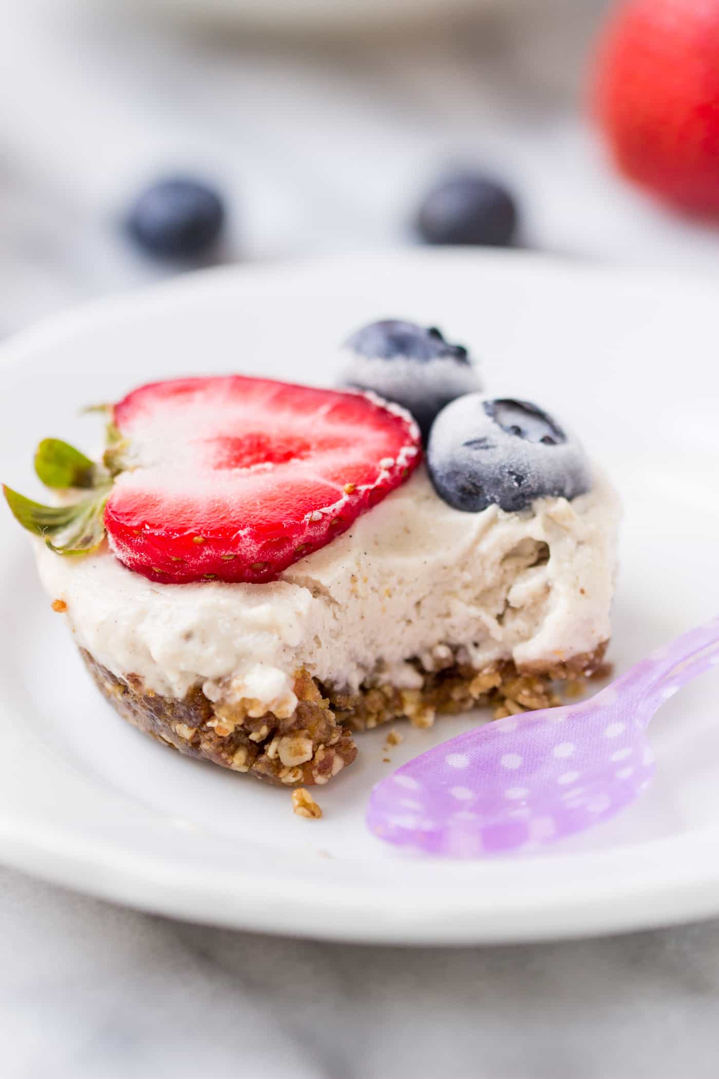 MINI NO-BAKE BERRY TARTS -- vegan, healthy and they actually taste like an ice cream cake!