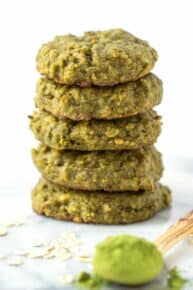 My favorite quinoa breakfast cookie flavor yet >> MATCHA! they're flavorful, energizing and the perfect way to start the day!