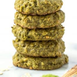 My favorite quinoa breakfast cookie flavor yet >> MATCHA! they're flavorful, energizing and the perfect way to start the day!
