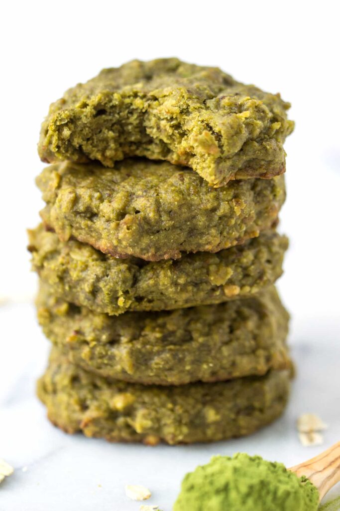 My favorite quinoa breakfast cookie flavor yet >> MATCHA! they're flavorful, energizing and the perfect way to start the day!