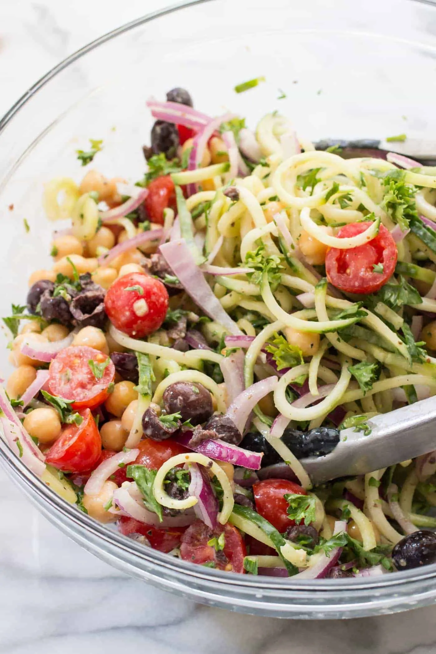 CUCUMBER NOODLE GREEK SALAD -- a refreshing twist on a traditional salad! [vegan + dairy-free]