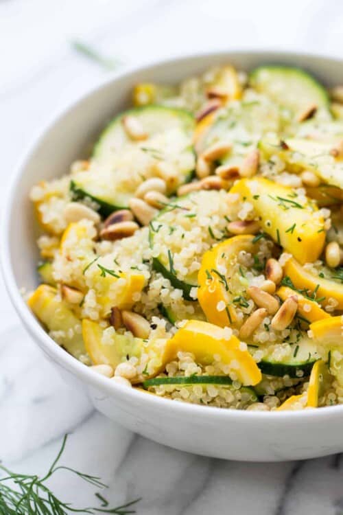 A simple summer salad >> Zucchini Quinoa Salad with a Lemon-Dill Dressing!