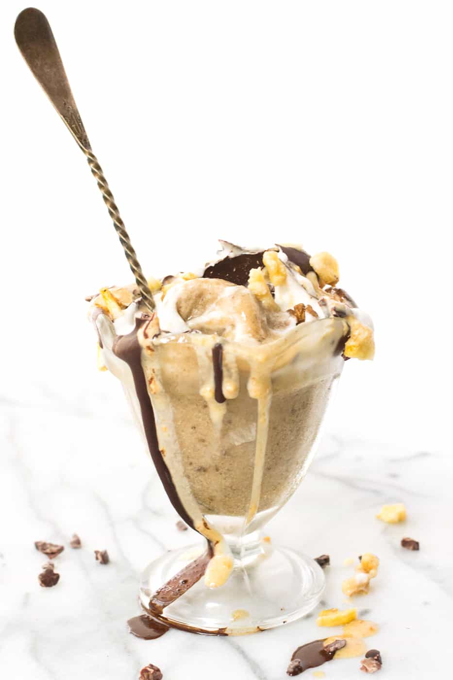 The BEST banana ice cream sundae EVER! all healthy ingredients, totally decadent and vegan too!