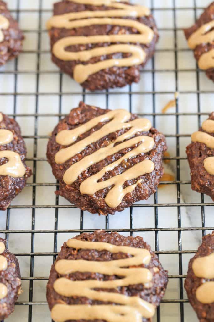 Chocolate Peanut Butter Quinoa Breakfast Cookies -- they taste like brownies but are healthy and nutritious! The PERFECT way to start the day!