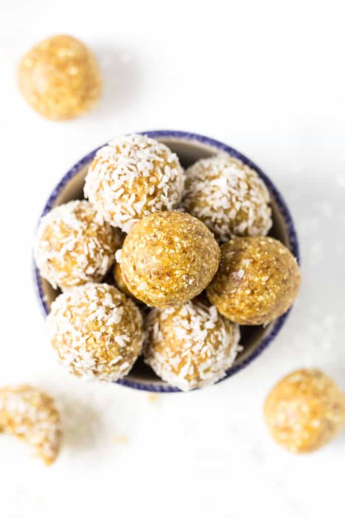 The BEST energy balls >> MANGO COCONUT!! taste like the tropics and are so healthy!
