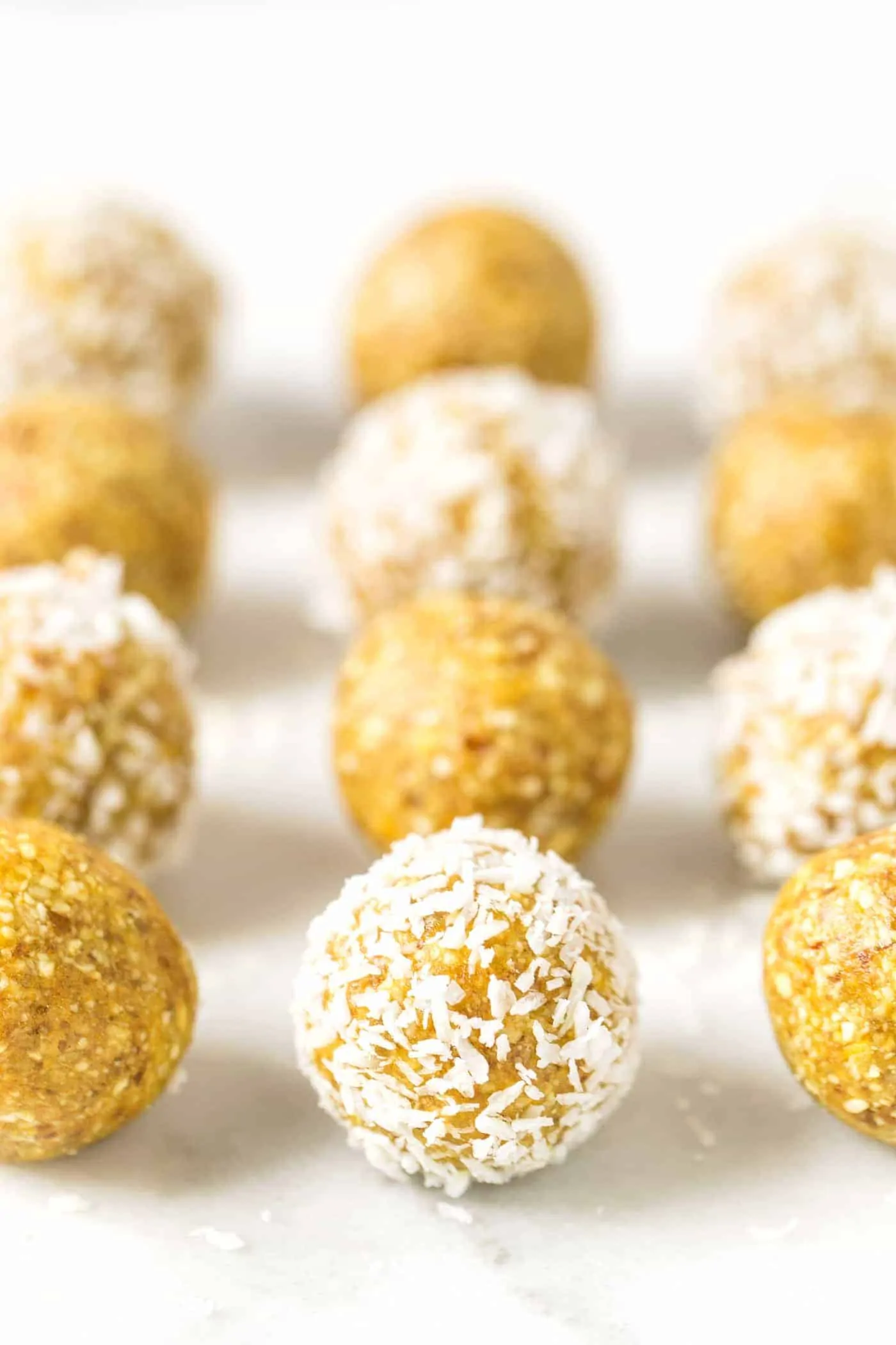 The BEST energy balls >> MANGO COCONUT!! taste like the tropics and are so healthy!