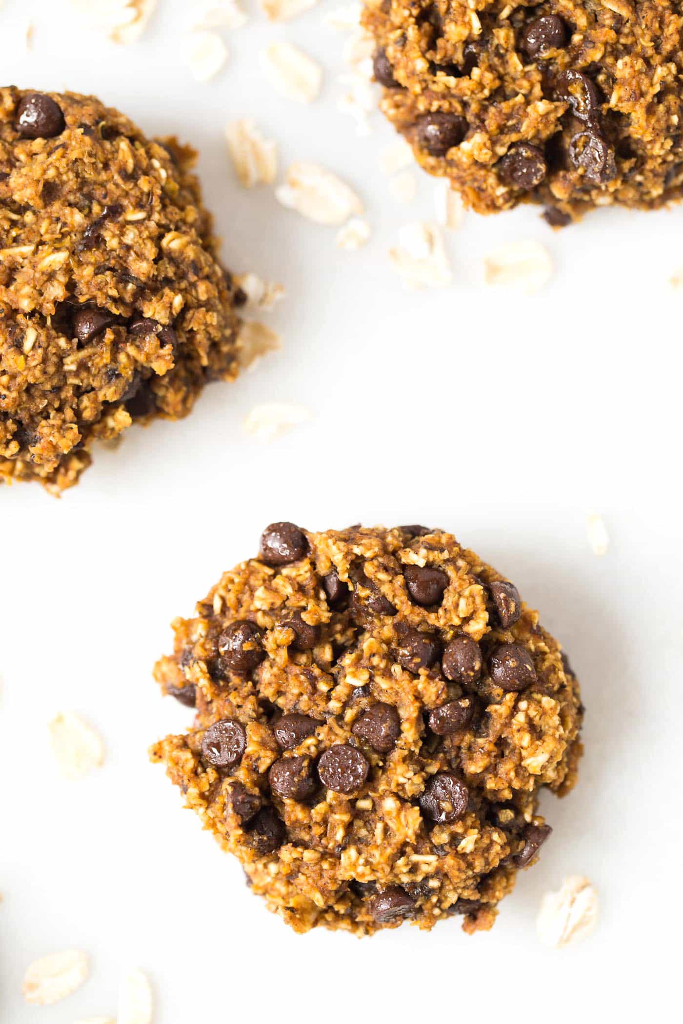 PUMPKIN CHOCOLATE CHIP COOKIES -- made healthy without any oil, butter, gluten, eggs or refined sugar!