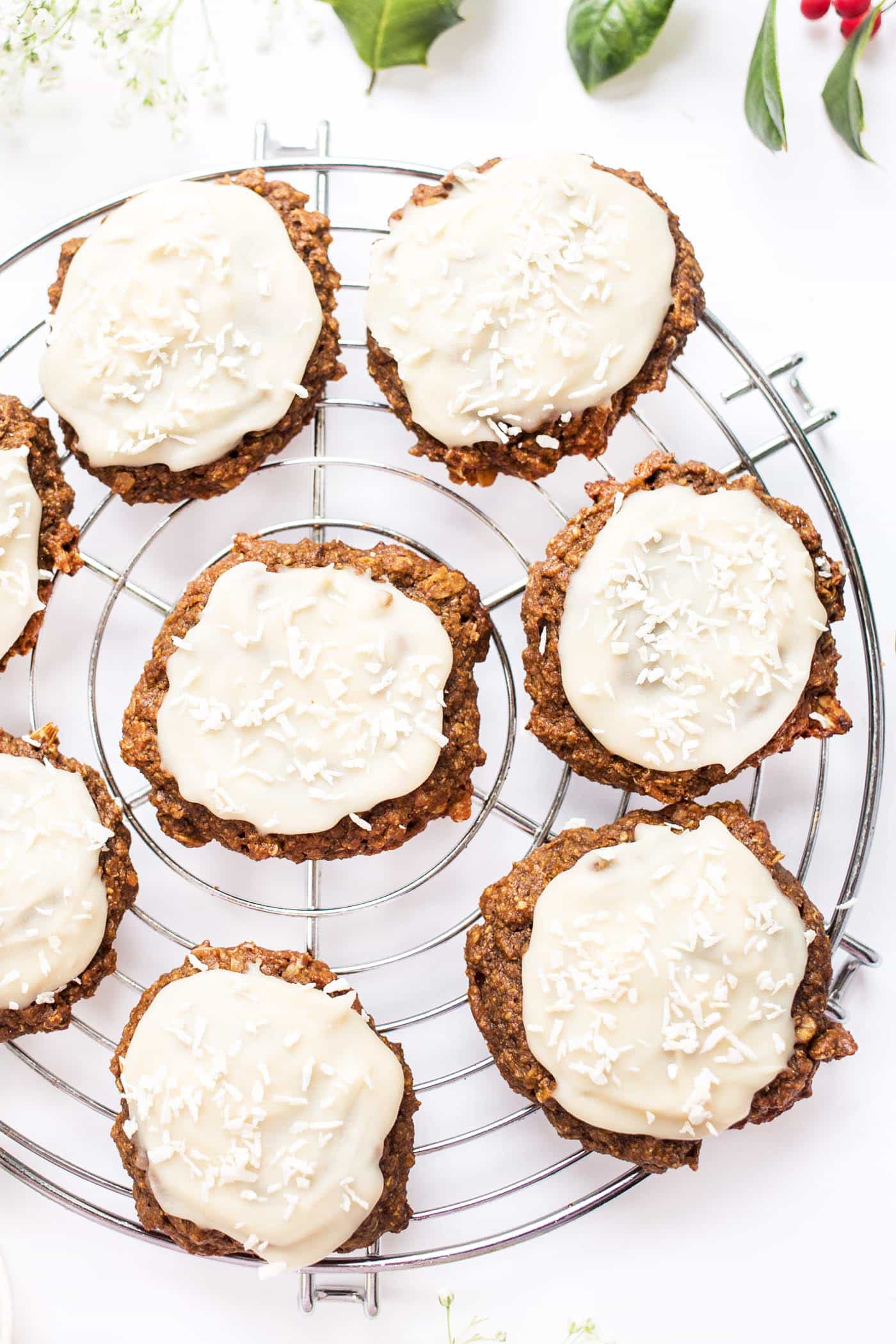 These AMAZING Gingerbread Quinoa Breakfast cookies have almond butter, molasses and warm spices and they're actually HEALTHY | gluten-free + vegan