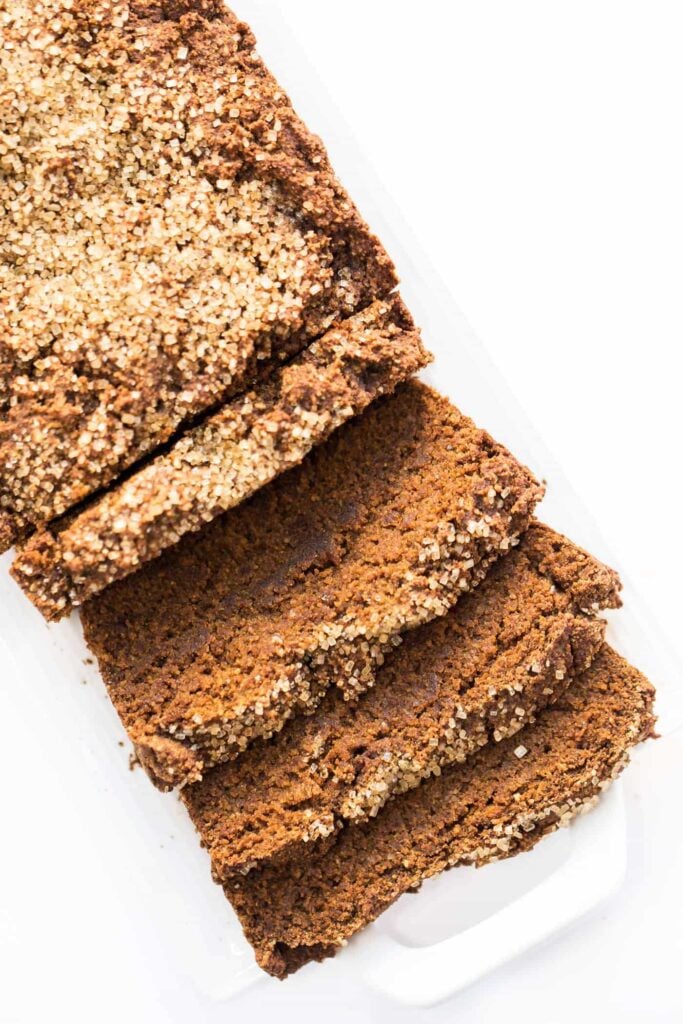 This AMAZING vegan gingerbread loaf is made with almond & quinoa flour and makes for the perfect healthy holiday treat!