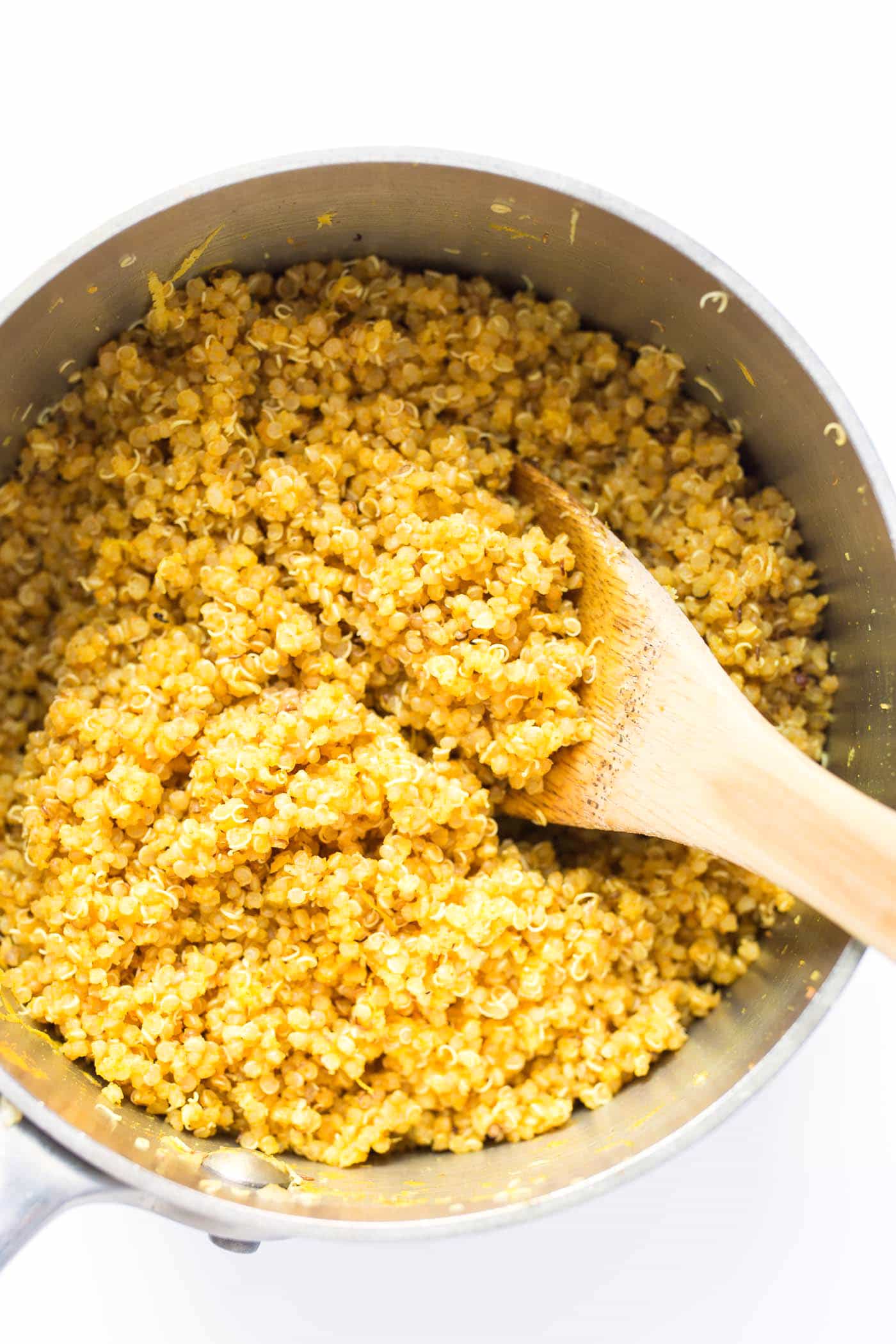 Lemon Turmeric Quinoa made with just 5 INGREDIENTS! So simple and the perfect way to spice up your next Indian or Middle Eastern feast!