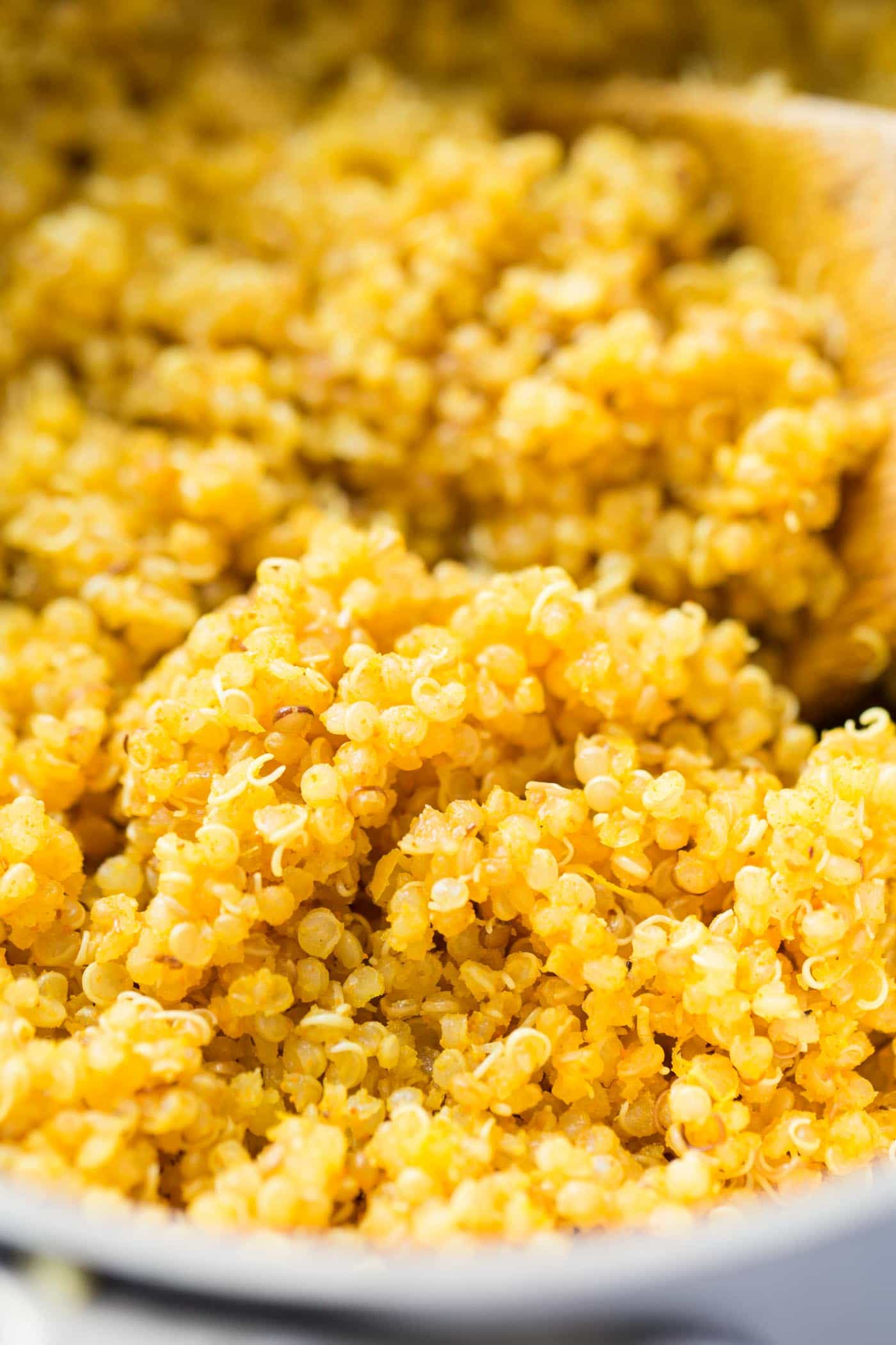 Lemon Turmeric Quinoa made with just 5 INGREDIENTS! So simple and the perfect way to spice up your next Indian or Middle Eastern feast!