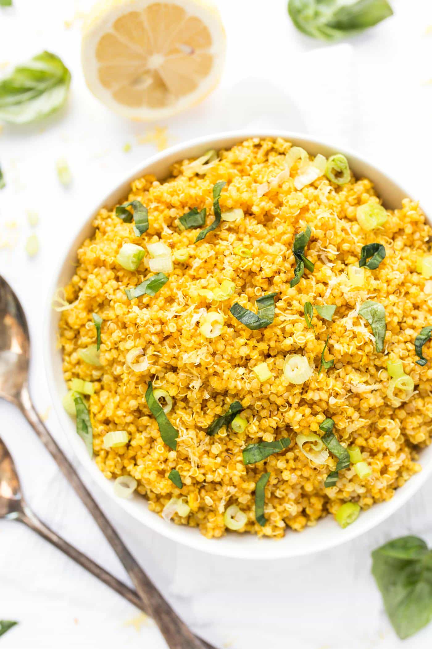 Lemon Turmeric Quinoa made with just 5 INGREDIENTS! So simple and the perfect way to spice up your next Indian or Middle Eastern feast!