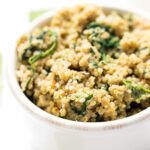 Creamy Quinoa Mac and Cheese with spinach! Made in just ONE POT and comes together in less than 15 minutes!