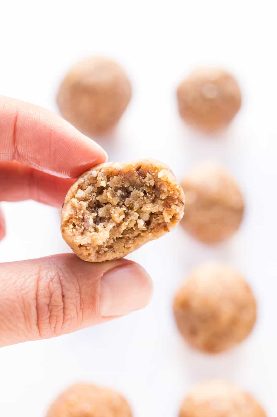 These NO BAKE Lemon Protein Balls are the perfect healthy snack to take on the go. Packed with protein, healthy fats and carbs to fuel you all day long!
