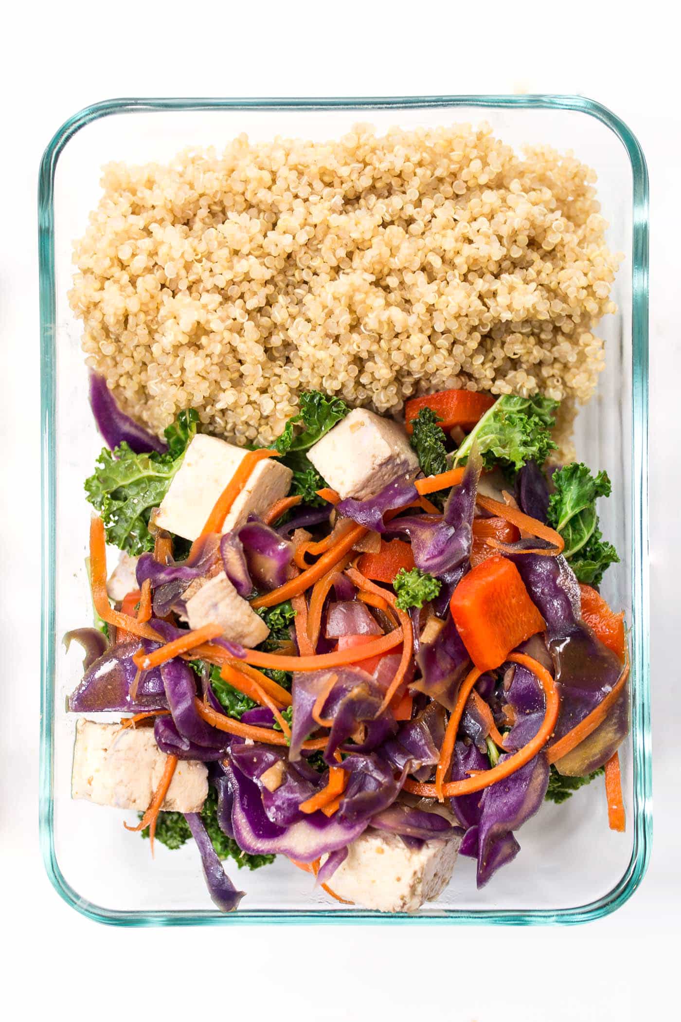 Rainbow Vegetable Quinoa Stir Fry is an awesome MEAL PREP recipe -- makes 5 - 6 servings and will last you all week!