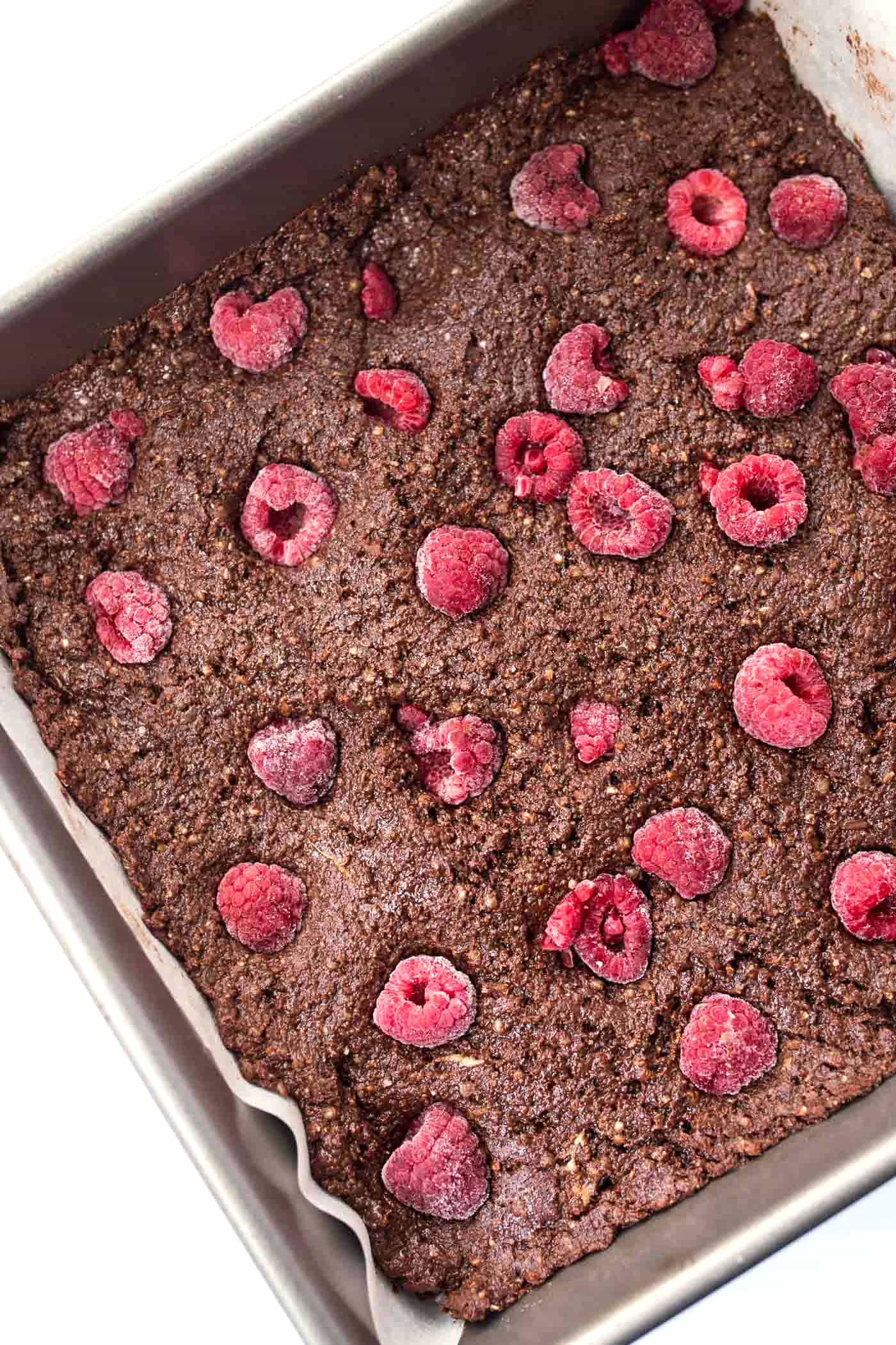 These HEALTHY Raspberry Quinoa Brownies are packed with protein (4.5g per brownie!) and vegan!
