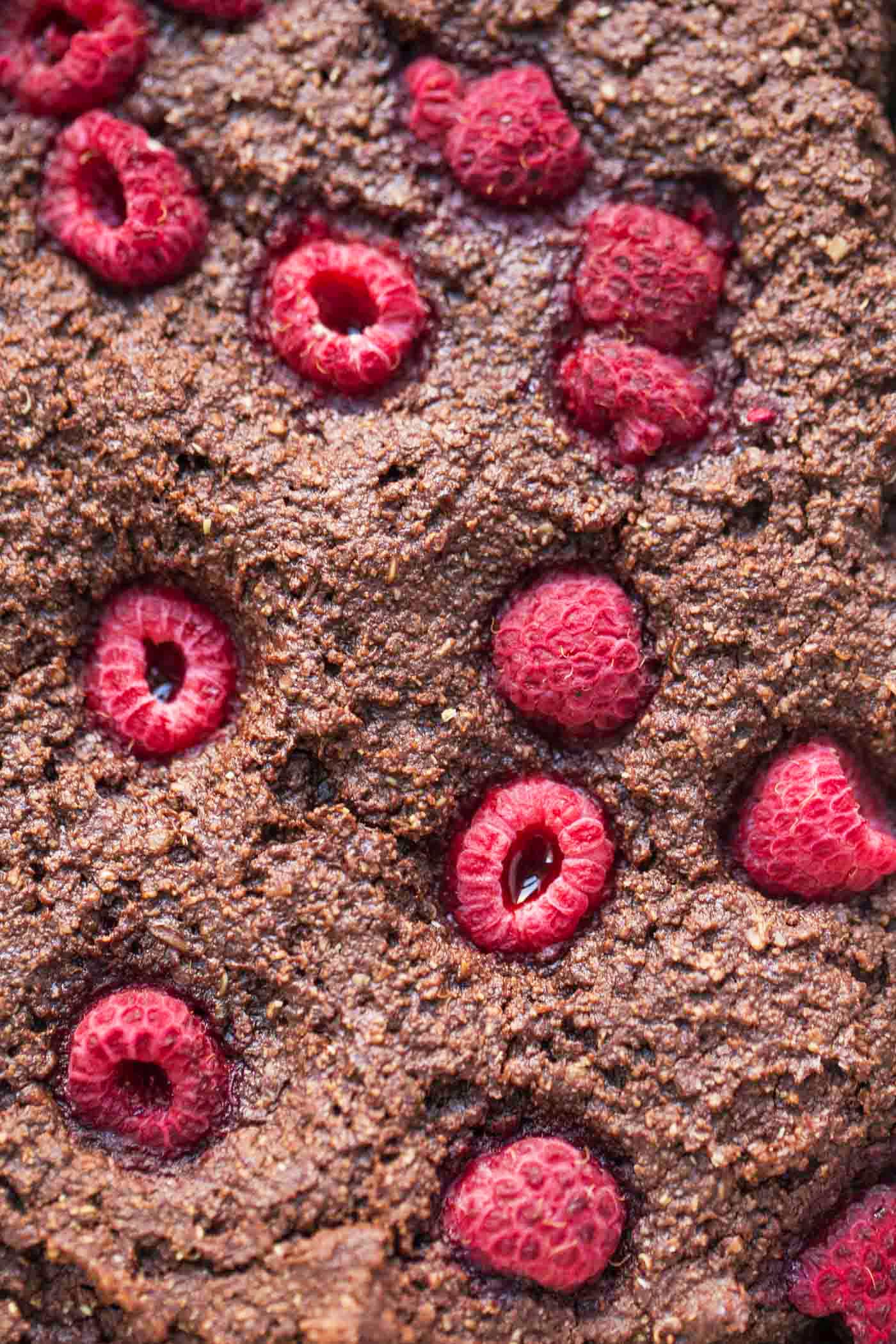 These HEALTHY Raspberry Quinoa Brownies are packed with protein (4.5g per brownie!) and vegan!