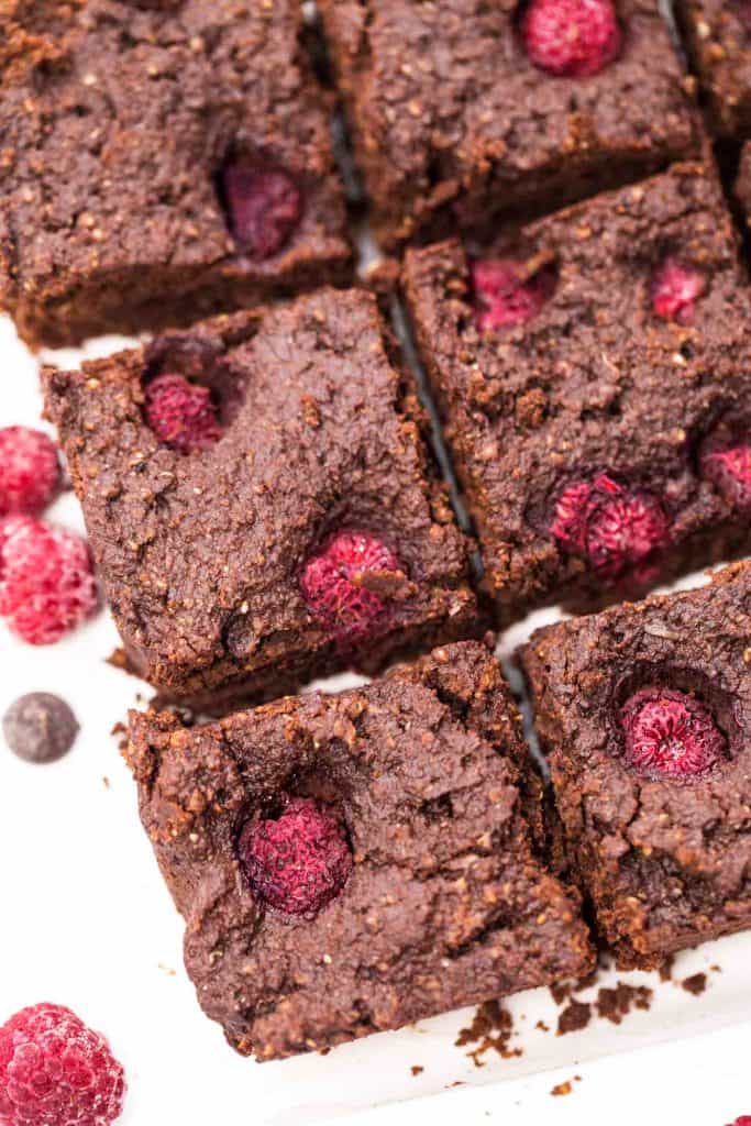 These HEALTHY Raspberry Quinoa Brownies are packed with protein (4.5g per brownie!) and vegan!