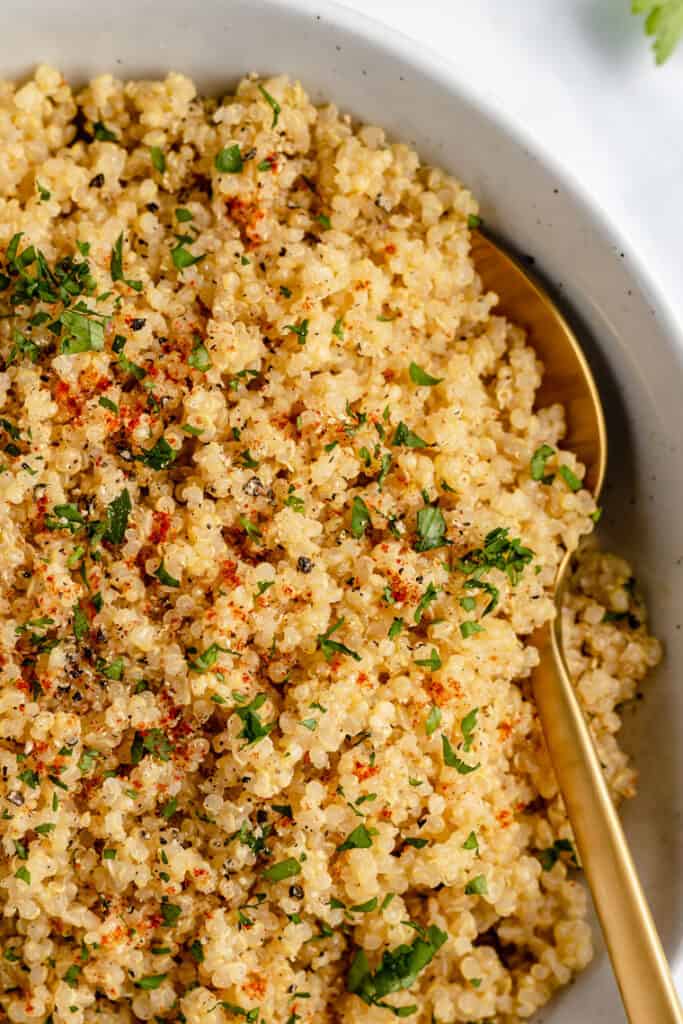 Garlic Butter Quinoa {Only 5 Ingredients!} | Quinoa Recipes | Simply Quinoa