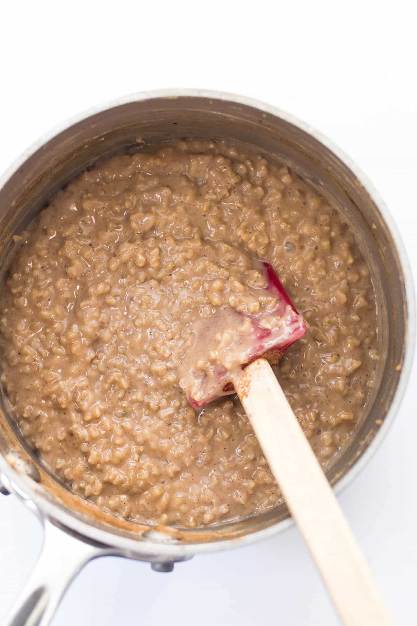 Learn how to make the CREAMIEST steel cut oats on the planet! With an even more delicious Caramelized Bananas on top!