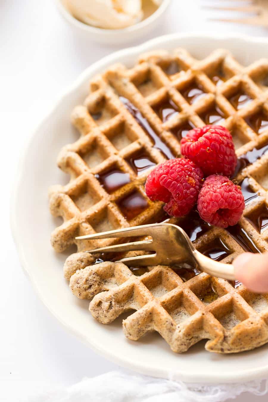 The ULTIMATE Almond Flour Waffles recipe - made with almond flour, quinoa flour and flaxseed meal, these wholesome waffles are light, fluffy and totally healthy!
