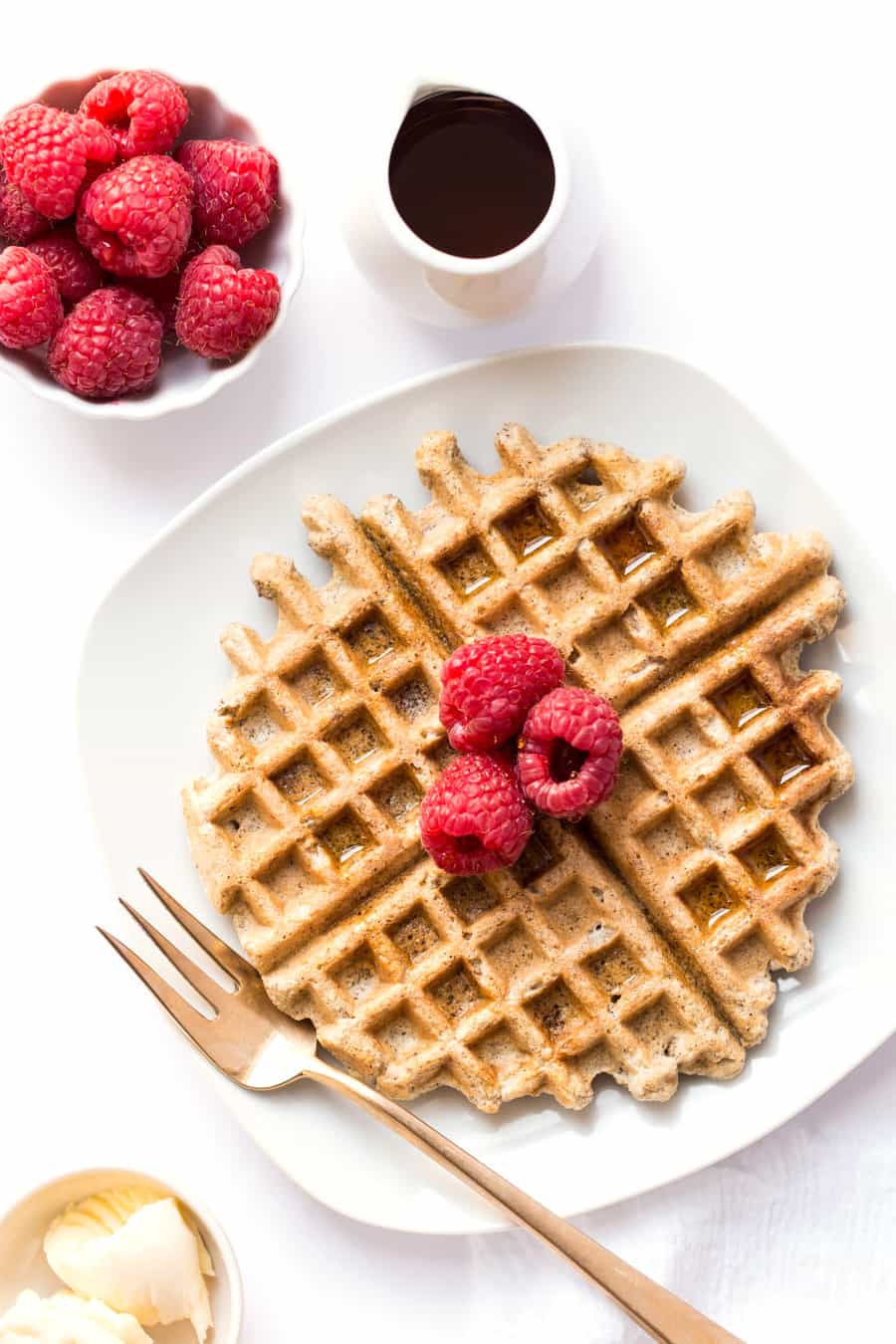 The ULTIMATE Almond Flour Waffles recipe - made with almond flour, quinoa flour and flaxseed meal, these wholesome waffles are light, fluffy and totally healthy!