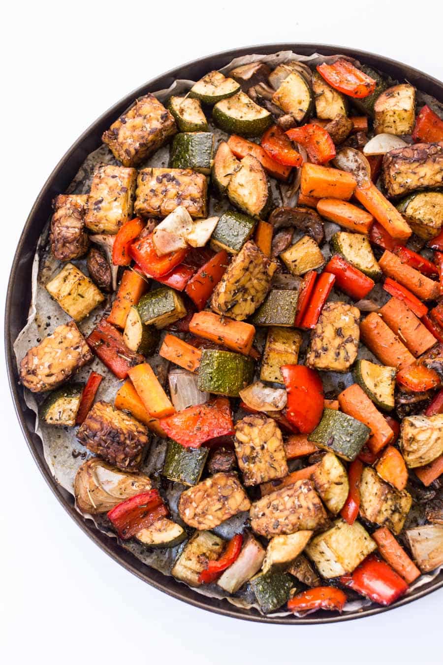 These SHEET PAN Balsamic Tempeh & Roasted Vegetable Quinoa Bowls are so easy to make and perfect for meal prep!