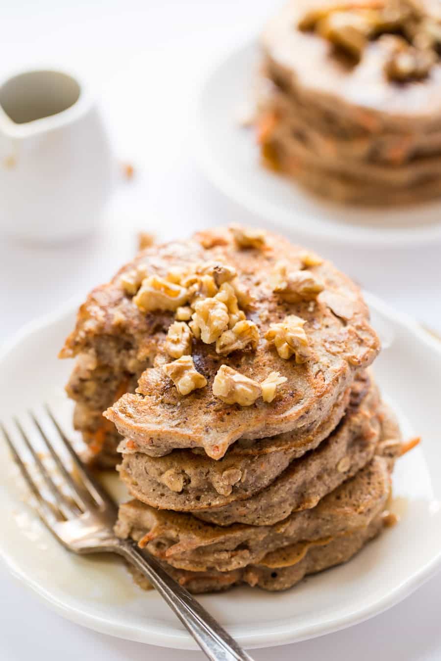 How to make SUPER HEALTHY carrot cake pancakes using quinoa flour & almond flour as the base!