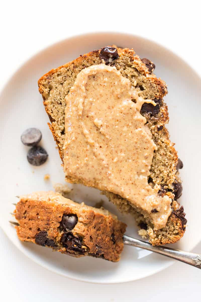 This is the most INSANELY DELICIOUS Chocolate Chip Banana Bread and it's made with 100% healthy ingredients -- almond flour, quinoa flour, flax and more!