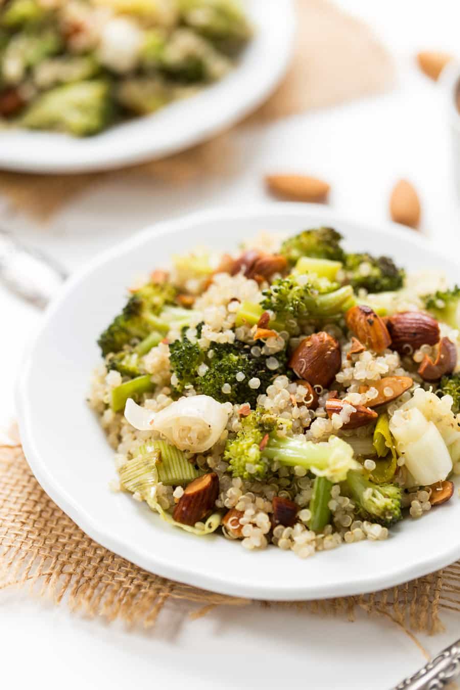 This Roasted Leek & Broccoli Quinoa Salad is the perfect summertime side dish! Grab what you need at the farmer's market and bring it to your next outdoor BBQ!