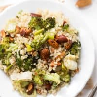This Roasted Leek & Broccoli Quinoa Salad is the perfect summertime side dish! Grab what you need at the farmer's market and bring it to your next outdoor BBQ!
