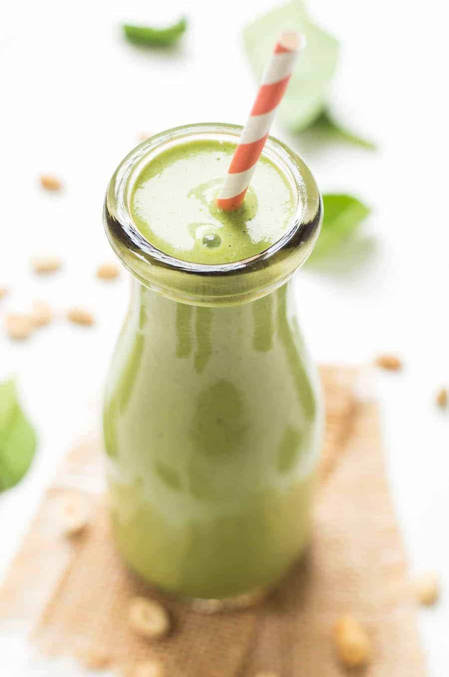 PEANUT BUTTER GREEN SMOOTHIE -- with peanut butter, spinach and frozen banana for the creamiest, dreamiest smoothie!
