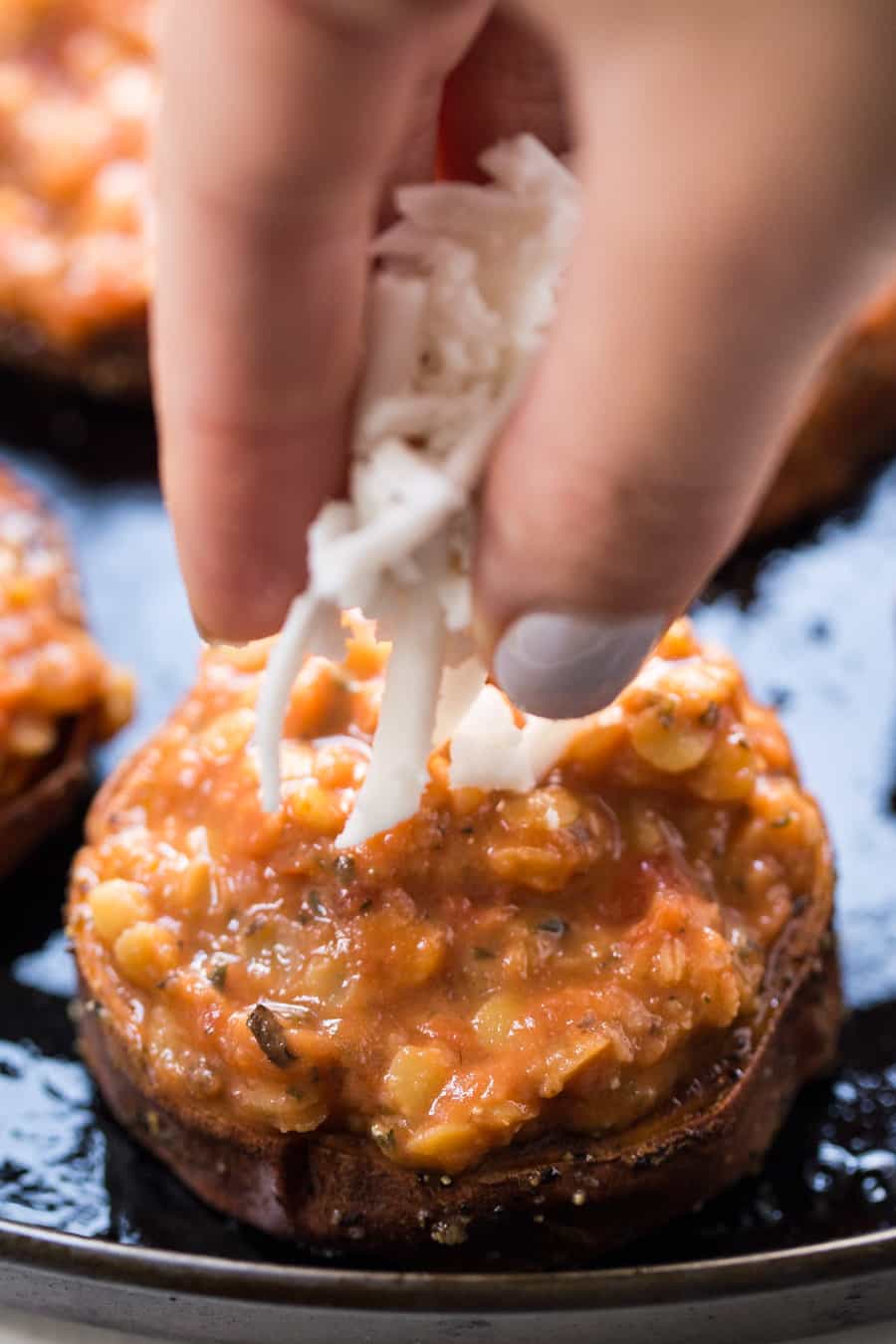 How to make SWEET POTATO PIZZA bites with just a few simple ingredients!