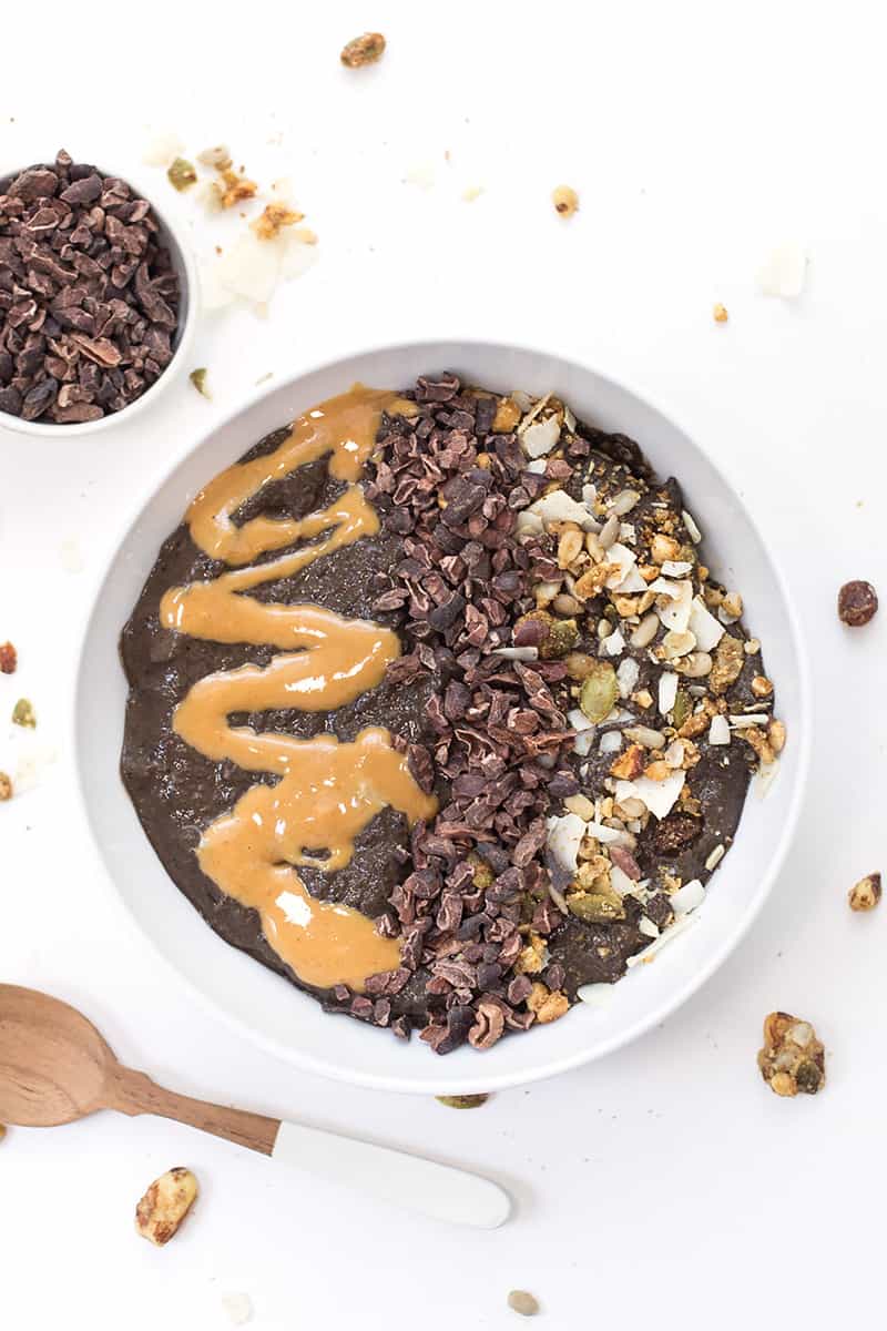 CHOCOLATE DREAMS Smoothie Bowl topped with granola, cacao nibs and peanut butter!