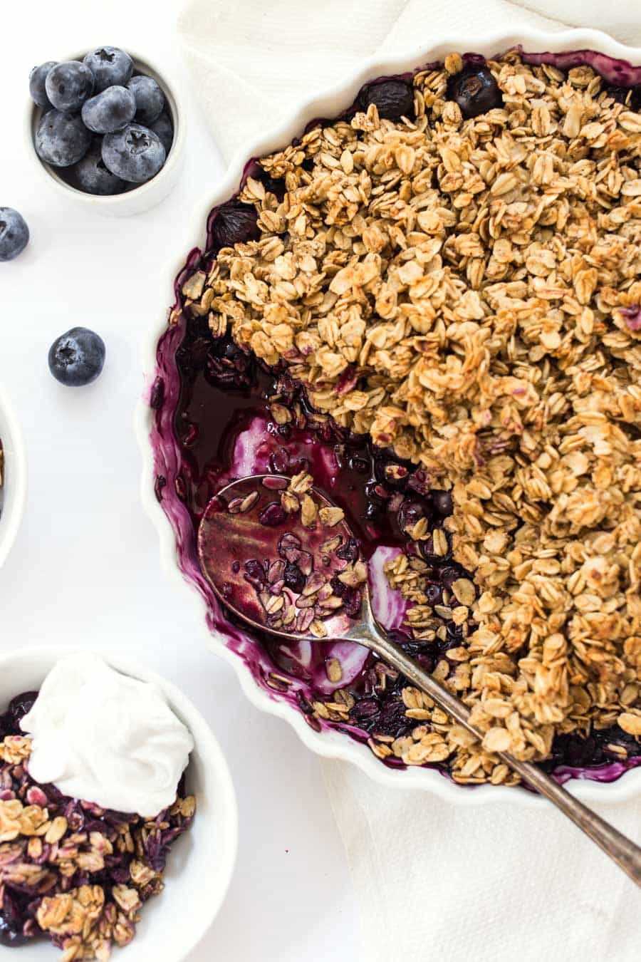 This BANANA BLUEBERRY CRUMBLE uses just 9 ingredients, one bowl and is SUPER healthy! [vegan + GF]