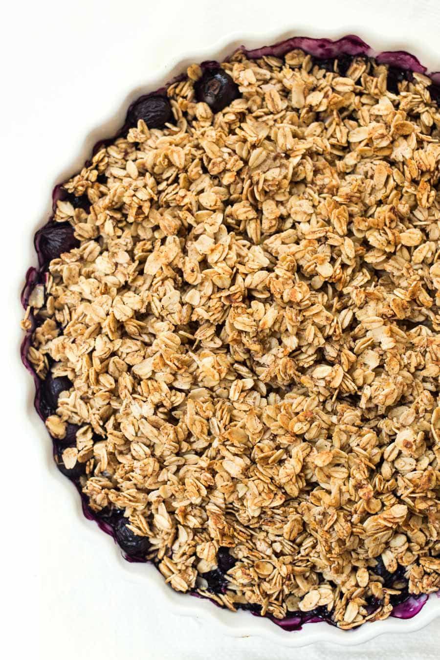 This BANANA BLUEBERRY CRUMBLE uses just 9 ingredients, one bowl and is SUPER healthy! [vegan + GF]