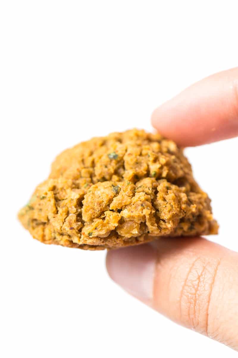 These GRAIN-FREE Falafel Bites are the perfect addition to your next salad or buddha bowl! [vegan]